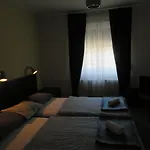 Pensionat Sobe Ob Sotocju Budic Catez Ob Savi 3*