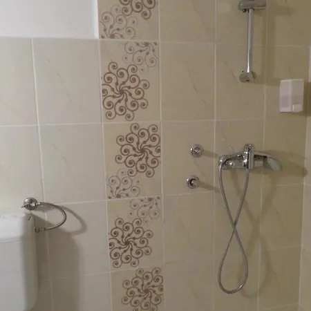 Sobe Ob Sotocju Budic Catez Ob Savi Brezice