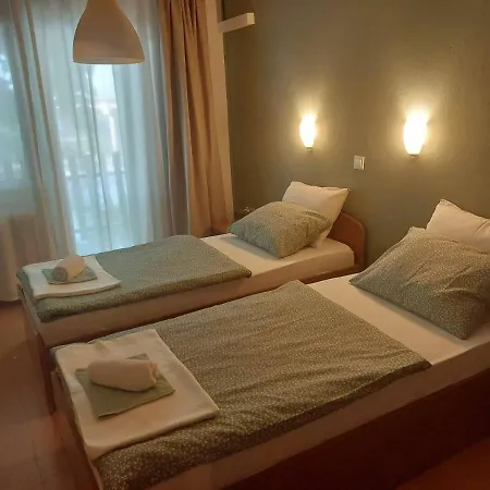 Sobe Ob Sotocju Budic Catez Ob Savi Brežice