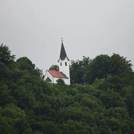 Sobe Ob Sotocju Budic Catez Ob Savi 3*