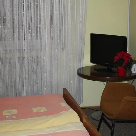 Sobe Ob Sotocju Budic Catez Ob Savi Guest house
