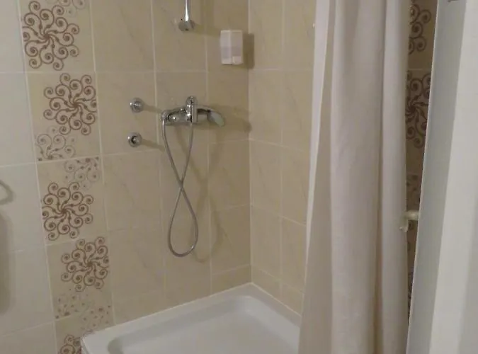 Sobe Ob Sotocju Budic Catez Ob Savi