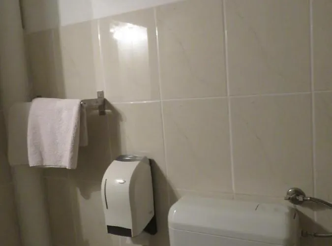 Sobe Ob Sotocju Budic Catez Ob Savi Pensjonat