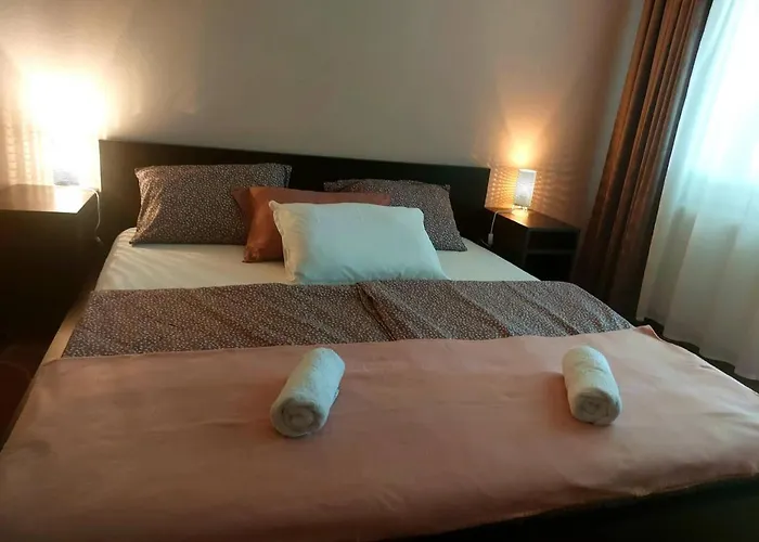 Sobe Ob Sotocju Budic Catez Ob Savi