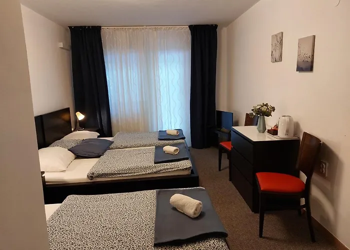 Sobe Ob Sotocju Budic Catez Ob Savi 3*