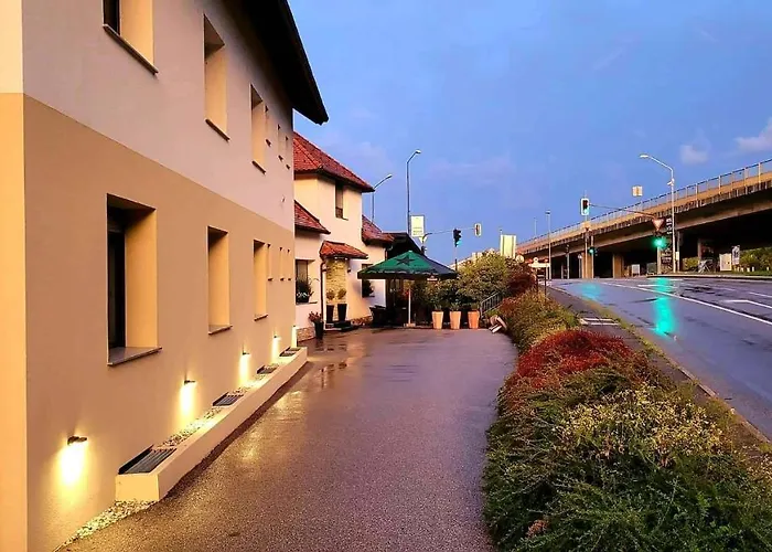 Sobe Ob Sotocju Budic Catez Ob Savi