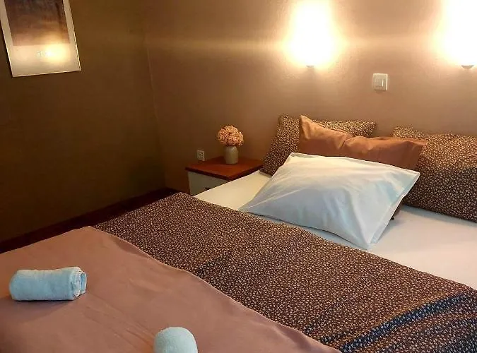 Sobe Ob Sotocju Budic Catez Ob Savi Gasthuis